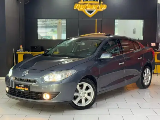 RENAULT FLUENCE 2.0 PRIVILÉGE 16V FLEX 4P AUTOMÁTICO