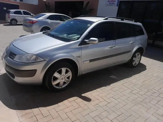 RENAULT MEGANE 2.0 DYNAMIQUE GRAND TOUR 16V GASOLINA 4P AUTOMÁTICO