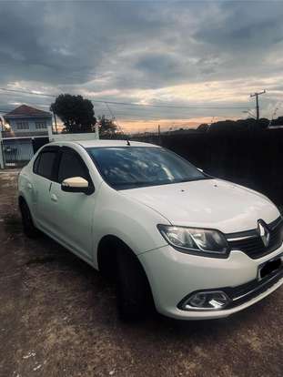 RENAULT-LOGAN-2015