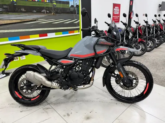ROYAL ENFIELD HIMALAYAN 450 HANLE BLACK 