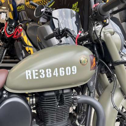 ROYAL ENFIELD-CLASSIC 350 SIGNALS-2024