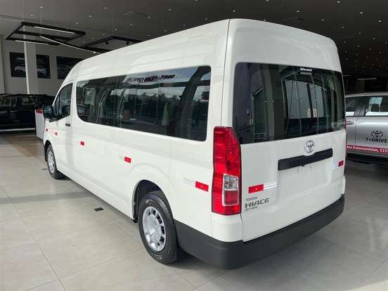 TOYOTA-HIACE-2.8 D-4D TURBO DIESEL MINIBUS 15+1 DX AUTOMÁTICO TOYOTA-HIACE-2024