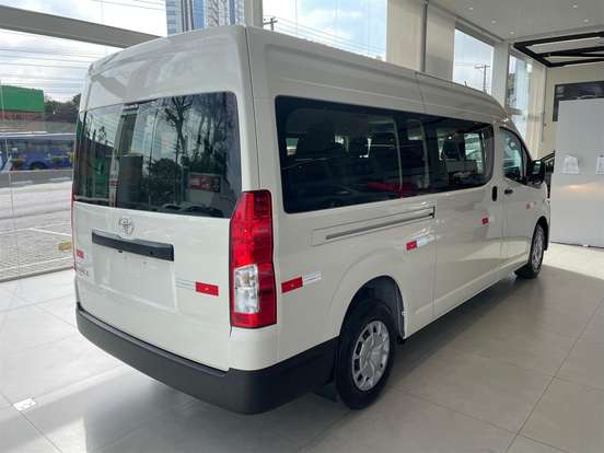TOYOTA-HIACE-2024