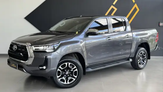 TOYOTA HILUX 2.8 D-4D TURBO DIESEL CD SRV 4X4 AUTOMÁTICO