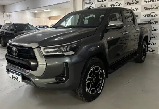 TOYOTA HILUX 2.8 D-4D TURBO DIESEL CD SRX 4X4 AUTOMÁTICO