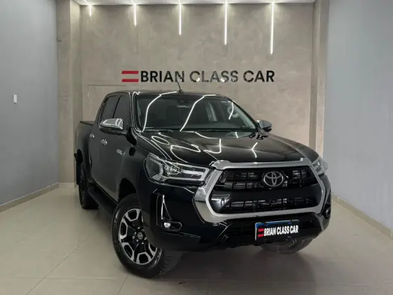TOYOTA HILUX 2.8 D-4D TURBO DIESEL CD SRX 4X4 AUTOMÁTICO