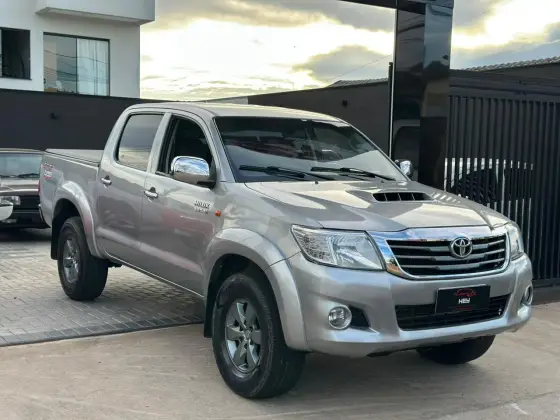 TOYOTA HILUX 3.0 STD 4X4 CD 16V TURBO INTERCOOLER DIESEL 4P MANUAL