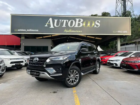 TOYOTA HILUX SW4 2.8 D-4D TURBO DIESEL SRX 4X4 AUTOMÁTICO