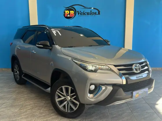 TOYOTA HILUX SW4 2.8 SRX 4X4 16V TURBO INTERCOOLER DIESEL 4P AUTOMÁTICO