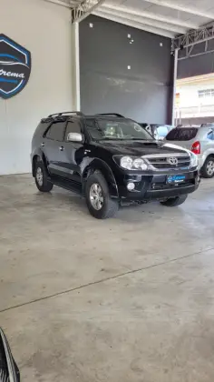 TOYOTA HILUX SW4 3.0 SRV 4X4 16V TURBO INTERCOOLER DIESEL 4P AUTOMÁTICO