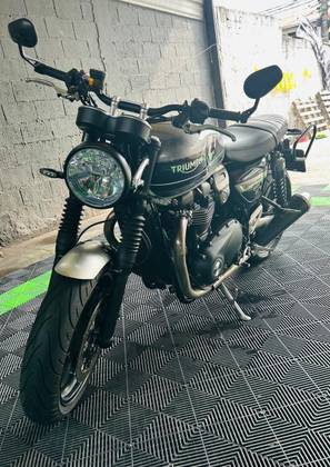 TRIUMPH SPEED TWIN 