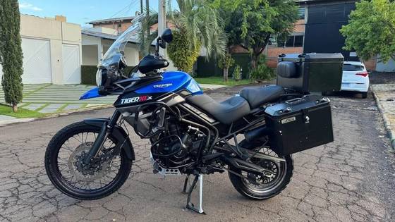 TRIUMPH TIGER 800 XCX 