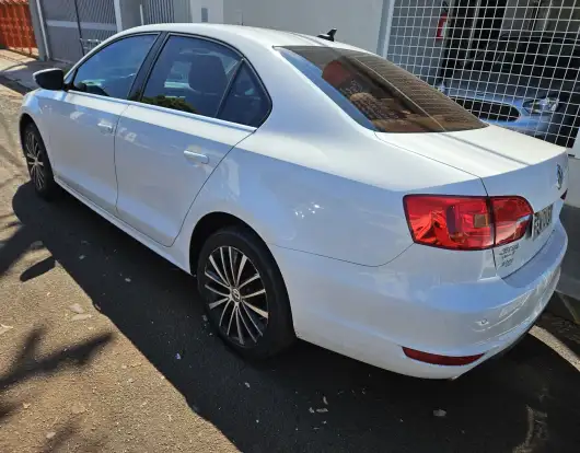 VOLKSWAGEN-JETTA-2.0 TSI HIGHLINE 211CV GASOLINA 4P TIPTRONIC VOLKSWAGEN-JETTA-2013