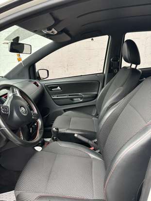 VOLKSWAGEN-FOX-2013