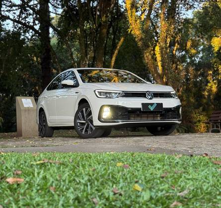 VOLKSWAGEN VIRTUS 1.0 200 TSI HIGHLINE AUTOMÁTICO