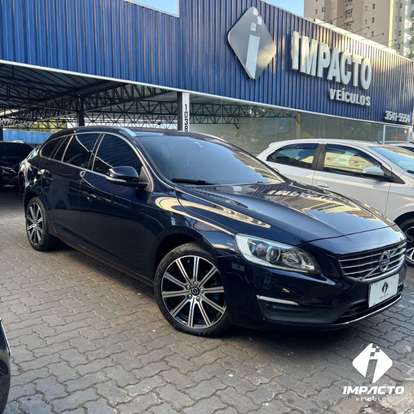 VOLVO-V60-2.0 T4 MOMENTUM GASOLINA 4P AUTOMÁTICO VOLVO-V60-2017