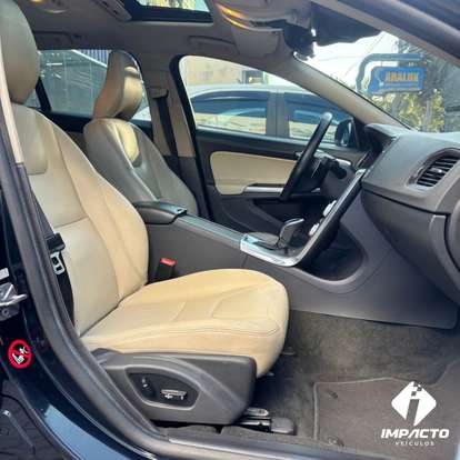 VOLVO-V60-2.0 T4 MOMENTUM GASOLINA 4P AUTOMÁTICO VOLVO-V60-2017