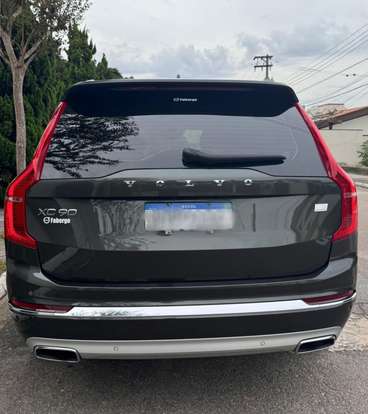 VOLVO-XC90-2021