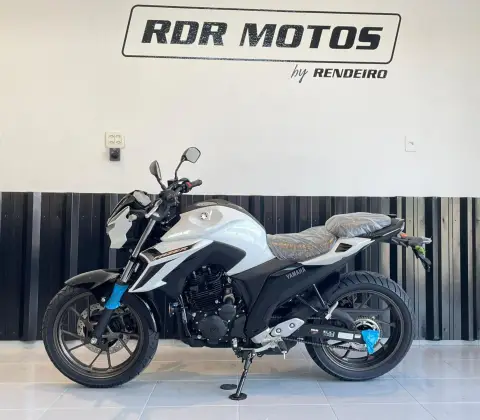 YAMAHA FZ25 FAZER CONNECTED ABS 