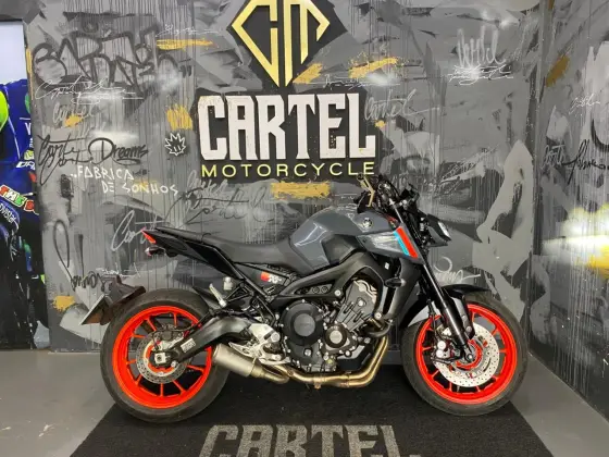 YAMAHA MT-09 