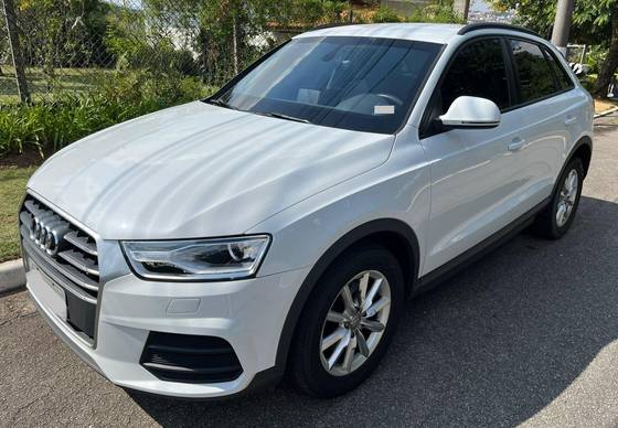 AUDI Q3 2.0 TFSI AMBIENTE QUATTRO 4P GASOLINA S TRONIC