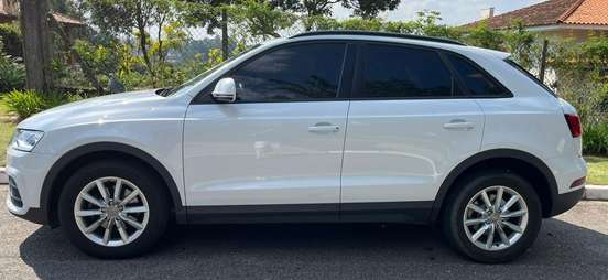 AUDI-Q3-2018