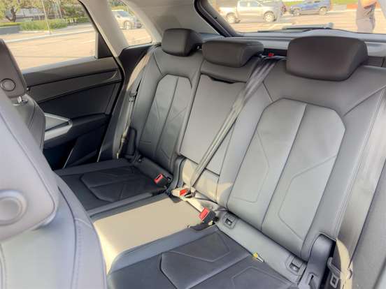 AUDI-Q3-2023