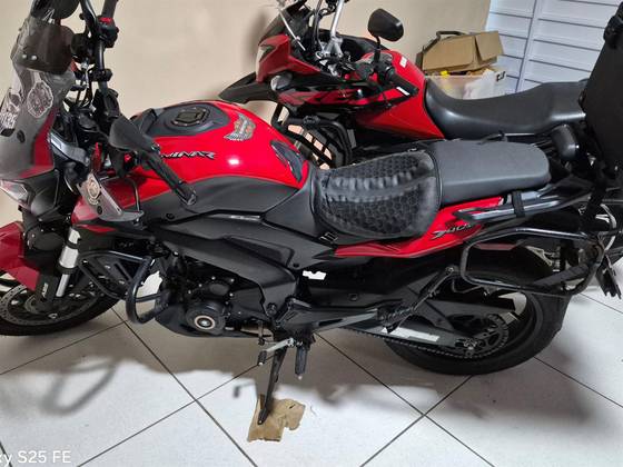BAJAJ DOMINAR 400 