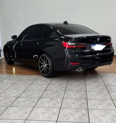 BMW-320i-2020