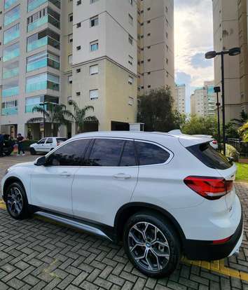 BMW-X1-2021