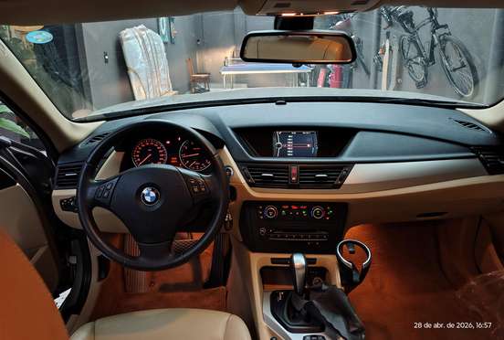 BMW-X1-2012