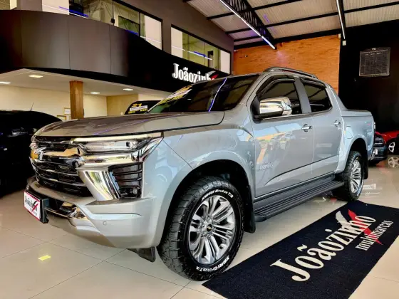 CHEVROLET S10 2.8 16V TURBO DIESEL HIGH COUNTRY CD 4X4 AUTOMÁTICO