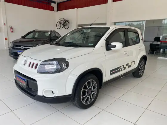 FIAT UNO 1.4 SPORTING 8V FLEX 4P MANUAL