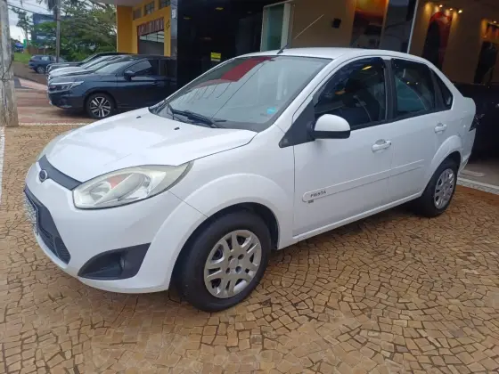 FORD FIESTA 1.6 ROCAM SE SEDAN 8V FLEX 4P MANUAL