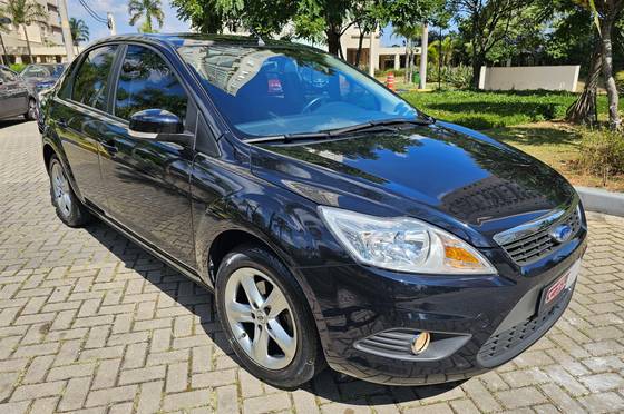 FORD FOCUS 2.0 GLX SEDAN 16V FLEX 4P AUTOMÁTICO