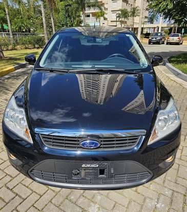 FORD-FOCUS-2010