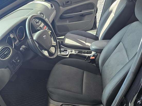 FORD-FOCUS-2.0 GLX SEDAN 16V FLEX 4P AUTOMÁTICO FORD-FOCUS-2010