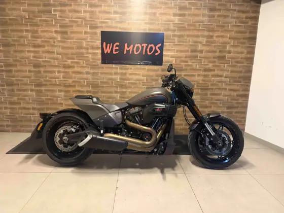 HARLEY-DAVIDSON SOFTAIL FXDR 114 