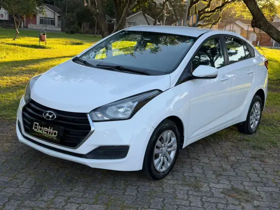 HYUNDAI HB20S 1.0 COMFORT PLUS 12V FLEX 4P MANUAL