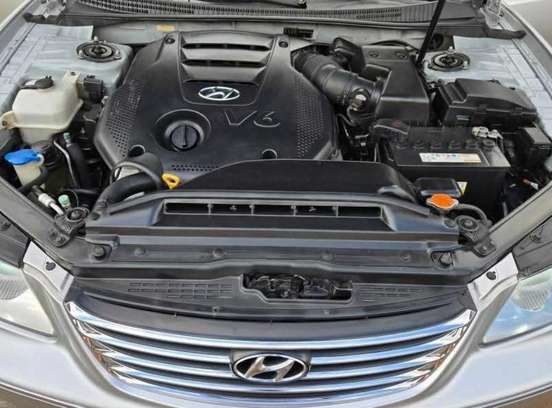 HYUNDAI-AZERA-2008