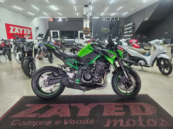 KAWASAKI Z900 