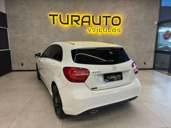 MERCEDES-BENZ-A 200-2014