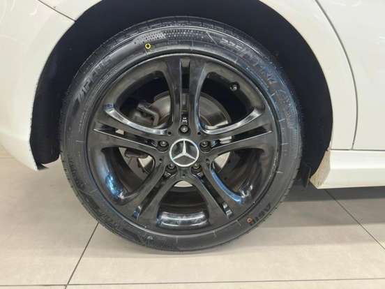 MERCEDES-BENZ-A 200-2014