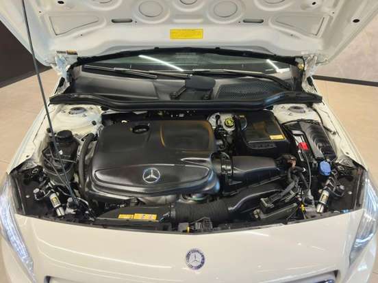 MERCEDES-BENZ-A 200-1.6 TURBO 16V FLEX 4P AUTOMÁTICO MERCEDES-BENZ-A 200-2014