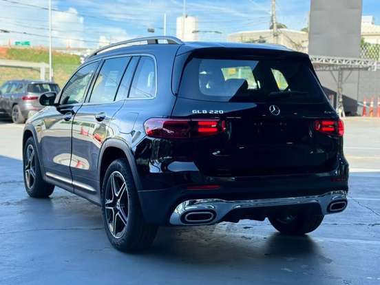 MERCEDES-BENZ-GLB 220-2.0 MHEV AMG LINE 4MATIC 8G-DCT MERCEDES-BENZ-GLB 220-2025
