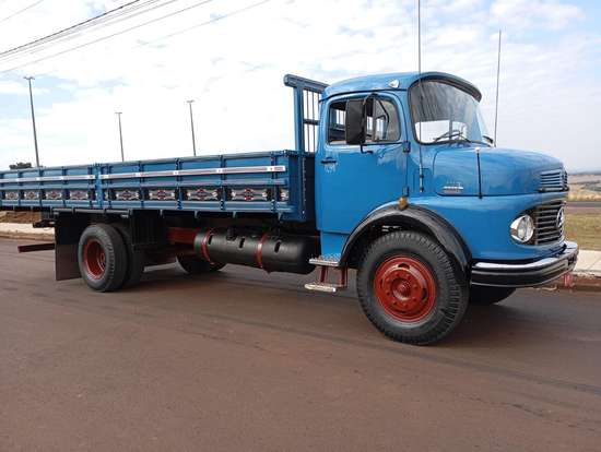 MERCEDES-BENZ-200 D-1970