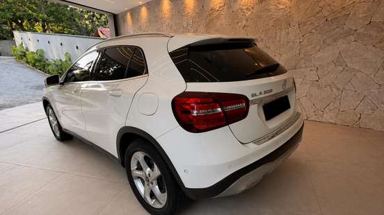 MERCEDES-BENZ-GLA 200-2019