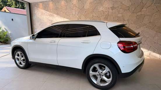 MERCEDES-BENZ-GLA 200-2019