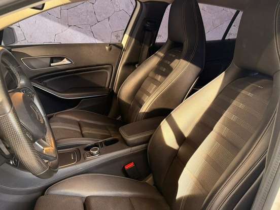 MERCEDES-BENZ-GLA 200-1.6 CGI FLEX ADVANCE 7G-DCT MERCEDES-BENZ-GLA 200-2019