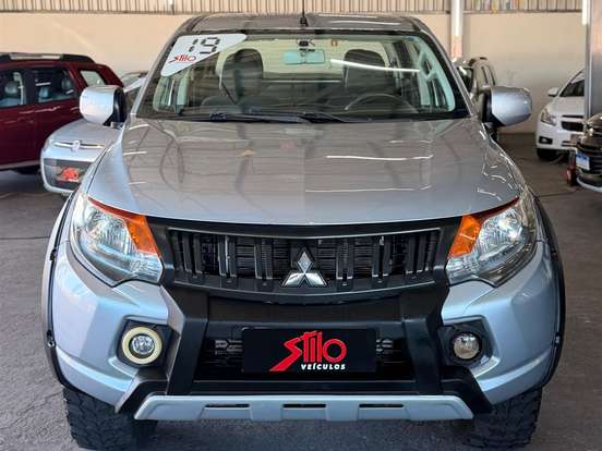 MITSUBISHI-L200 TRITON-2.4 16V TURBO DIESEL SPORT GLX CD 4P 4X4 MANUAL MITSUBISHI-L200 TRITON-2019